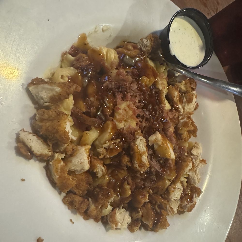 Jefferson's - Honey BBQ Chicken Mac - Burgers Near Me - Opelika, Alabama