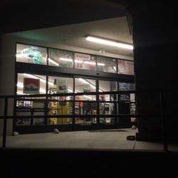 DG Market - Front of store