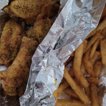 Izzy's NY Pizza - Lemon pepper wings & fries Lunch Special combo. - Pizza Near Me - Lilburn, Georgia