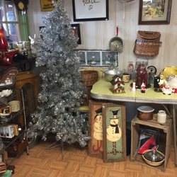 Dee’s Little Shop In Hellam