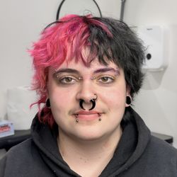 Flora Tattoo Studio - Bridge piercing