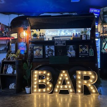 Horse Trailer Hideout - The bar - Cocktail Bars Near Me - Las Vegas, Nevada Horse Trailer Hideout - The bar - Cocktail Bars Near Me - Las Vegas, Nevada