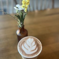 Greenhouse Smoothie Bar & Eatery - Mushroom cocoa latte with maple walnut milk