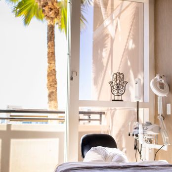 Naio Bliss - Massage Near Me - Honolulu, Hawaii Naio Bliss - Massage Near Me - Honolulu, Hawaii