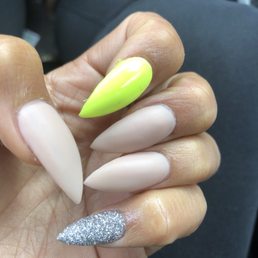 Love. Matte nude, looks cuter in person lol. Ignore my dry hands. Love. Matte nude, looks cuter in person lol. Ignore my dry hands.
