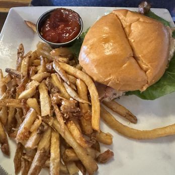 Phyre Brewery & Tavern - Chicken sandwich - Speakeasies Near Me - St. Cloud, Florida Phyre Brewery & Tavern - Chicken sandwich - Speakeasies Near Me - St. Cloud, Florida