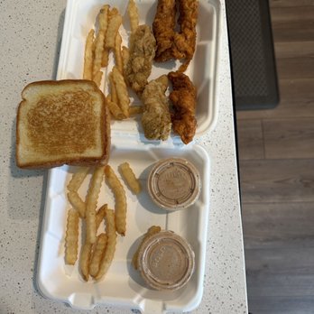 Layne's Chicken Fingers - The 5 finger ripoff - Chicken Shop Near Me - Allen, Texas