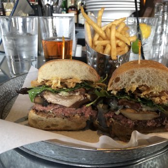 GreenTree Inn Sedona - The Hudson burger with fries. - Hotels Near Me - Sedona, Arizona GreenTree Inn Sedona - The Hudson burger with fries. - Hotels Near Me - Sedona, Arizona