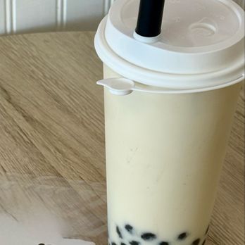 Tea Momo - Jasmine Milk tea with a single of boba. - Bubble Tea Near Me - Cathedral City, California