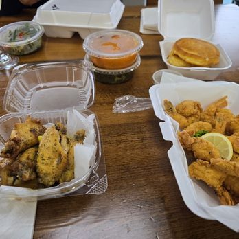 Lickety Split Southern Kitchen & Bar - Wings and Shrimp - Southern Near Me - Hapeville, Georgia