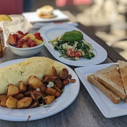Cafe Benedict 