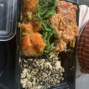 Seattle Fish Guys - Spicy Salmon and Spicy Tuna Poke Bowl - Seafood Markets Near Me - Seattle, Washington