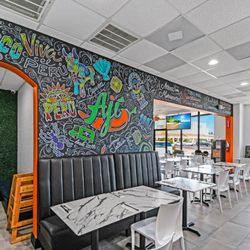 Bongos Restaurant  - Dinning Tables