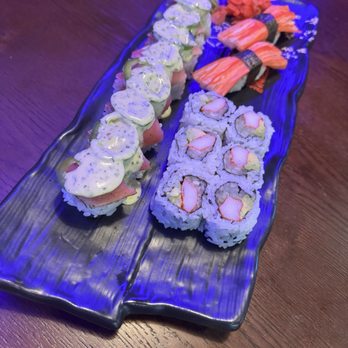 TDLLO Ramen & Sushi - California and spicy tuna with jalapeño - Ramen Near Me - Wake Forest, North Carolina TDLLO Ramen & Sushi - California and spicy tuna with jalapeño - Ramen Near Me - Wake Forest, North Carolina