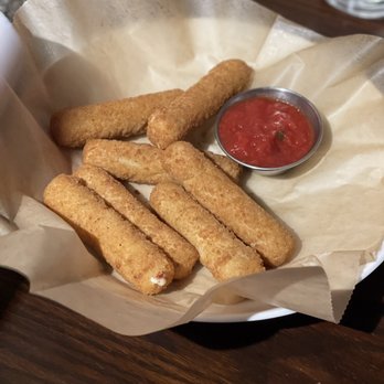 Uno Pizzeria & Grill - Mozzarella Sticks - Pizza Near Me - Orlando, Florida