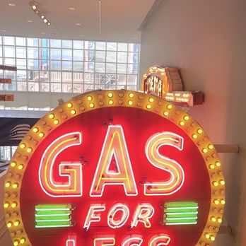 Chicago History Museum - Gas for less - Museums Near Me - Chicago, Illinois