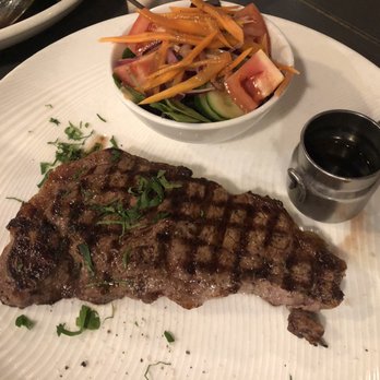 The Bored Monkey - Sirloin with Garden Salad - Restaurants Near Me - Narrabeen, NSW