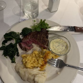 Bobby Van's Steakhouse - Petite Filet Mignon, Macaroni and Cheese, Mashed Potato, Sauteed Spinach - Steakhouses Near Me - New York, New York