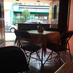 Cafeteria San Miguel - De adentro hacia a fuera