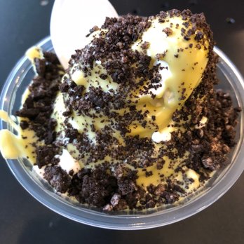 La Diperie - Matcha dip with oreo crumble in a cup. Always get the cup! - Ice Cream & Frozen Yogurt Near Me - Toronto, Ontario