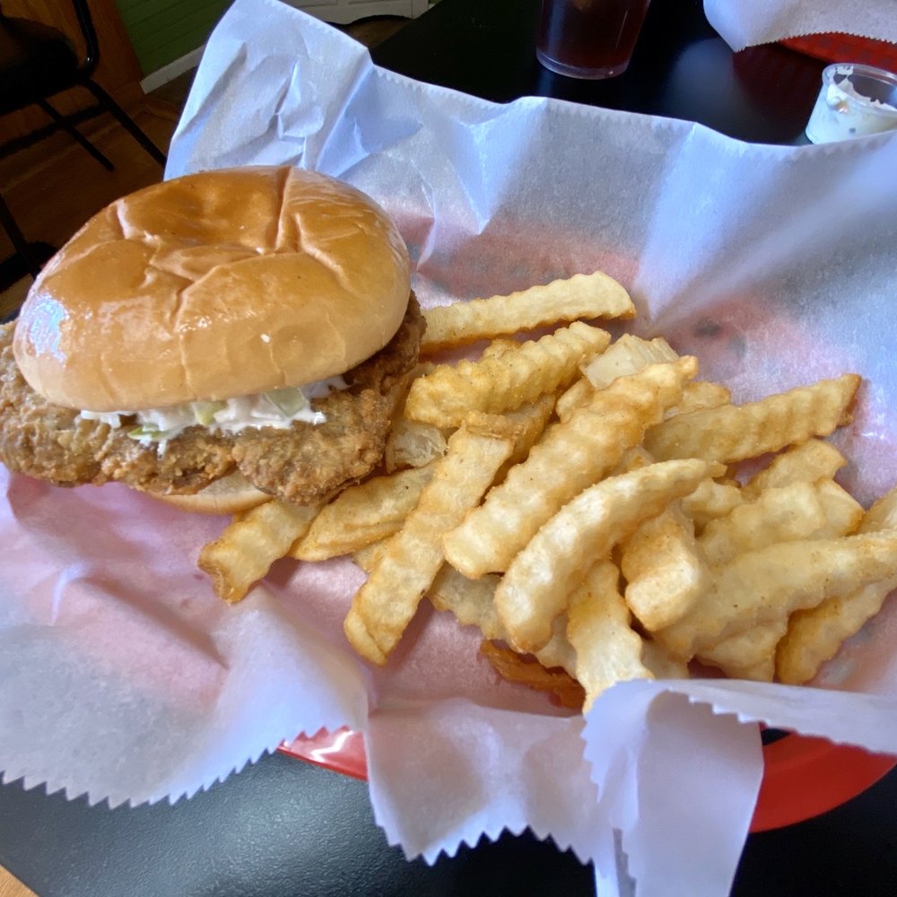 Mee Maw's - Chuckwagon with fries - Diners Near Me - Martinsville, Virginia Mee Maw's - Chuckwagon with fries - Diners Near Me - Martinsville, Virginia