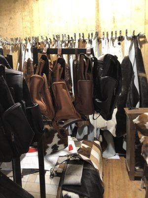 Cowhide Outlet by null