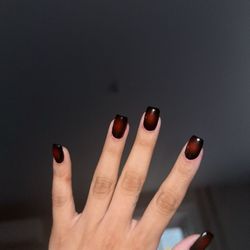 LA Nail Bar - Aura nails