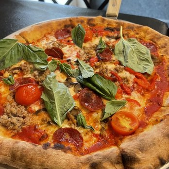 La Casa Bianca - Pizza Near Me - Mary Esther, Florida La Casa Bianca - Pizza Near Me - Mary Esther, Florida