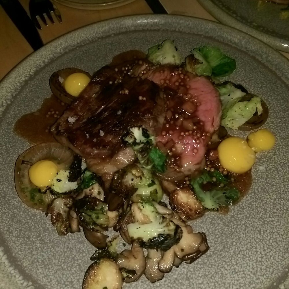 Hoogan et Beaufort - Beef sirloin - Canadian (New) Near Me - Montreal, Quebec Hoogan et Beaufort - Beef sirloin - Canadian (New) Near Me - Montreal, Quebec
