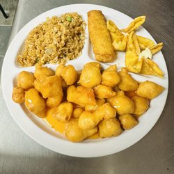 China Cuisine - Sweet sour chicken and cream cheese wontons are my favorite!
