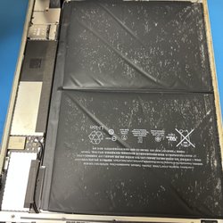 Device Masters - Does your screen looks lifted? Could be the battery is bloated. Call or text us to find out.
iPhone, iPad, Samsung Battery Replacement