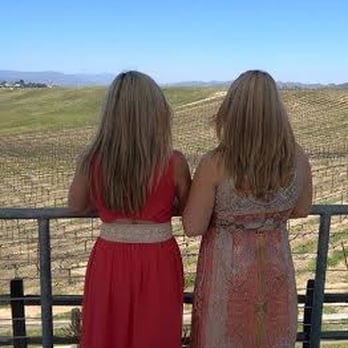 Grapeline Wine Tours - Wine Tours Near Me - Temecula, California