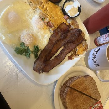 Stuffy's II - Breakfast & Brunch Near Me - Longview, Washington