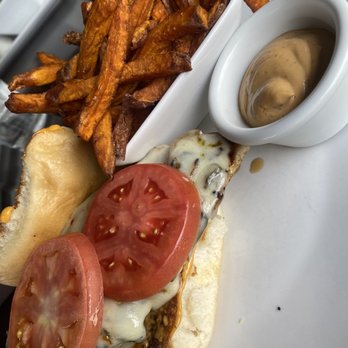 Picnikins Patio Cafe - New American Near Me - San Antonio, Texas