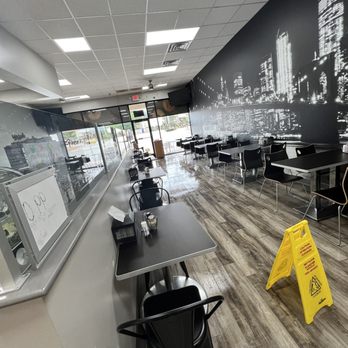 Greenfields NY Deli & Bagels - a view of the dining area - Bakeries Near Me - Greensboro, North Carolina