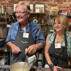 Tspoons - Couple cooking together