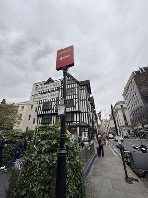 Shakespeares Head by null