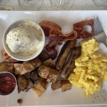 Kit Kat Club - Breakfast - Lounges Near Me - Chicago, Illinois