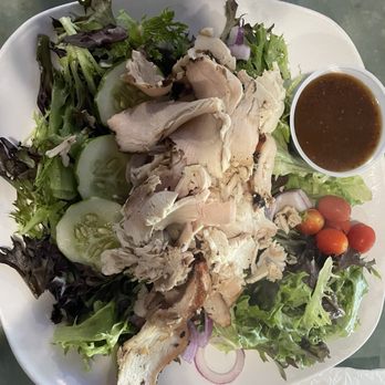 Brown Jerry's Blues Brews and Barbecue - Really good salad with hot juicy smoked turkey 071825 - Barbeque Near Me - Pacific, Missouri
