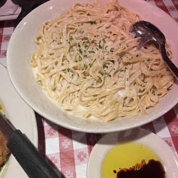Buca di Beppo Italian Restaurant - Fettuccine Alfredo - Italian Near Me - Brea, California Buca di Beppo Italian Restaurant - Fettuccine Alfredo - Italian Near Me - Brea, California