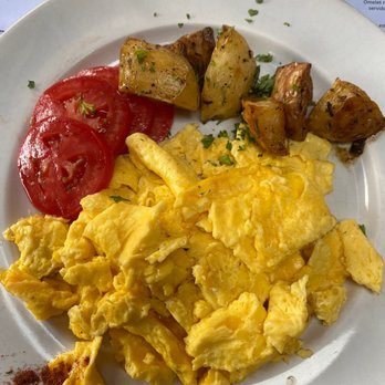 Rooster Café - Scrambled eggs with potatoes - Breakfast & Brunch Near Me - Isla Mujeres, ROO