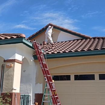 Twin Paints - sprain the color on the house - Painters Near Me