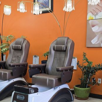 Golden Nails - New chairs. Oooooooh ahhhhhh. - Nail Salons Near Me - Daly City, California Golden Nails - New chairs. Oooooooh ahhhhhh. - Nail Salons Near Me - Daly City, California