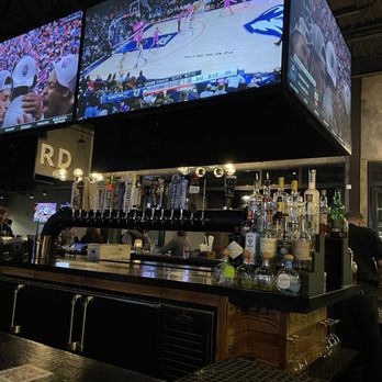 Tavern in the Square - Bar area with lots of TVs - Seafood Near Me - West Hartford, Connecticut Tavern in the Square - Bar area with lots of TVs - Seafood Near Me - West Hartford, Connecticut