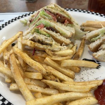 Black Bear Diner New Braunfels - Chicken Avocado Club - Diners Near Me - New Braunfels, Texas