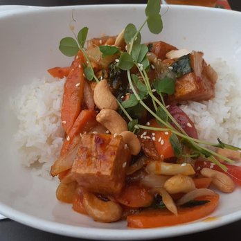 Fresh Grill Kitchen & Bar - Spicy Singapore Stir-fry with tofu - Burgers Near Me - Wetaskiwin, Alberta