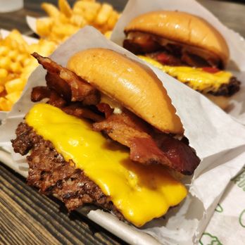 Shake Shack - Burgers Near Me - Los Angeles, California