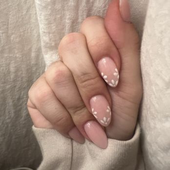 White Lotus Nails - Nail Salons Near Me - Vienna, Virginia