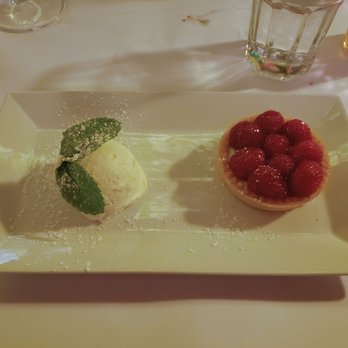 Le Central - Raspberry Tart - French Near Me - San Francisco, California Le Central - Raspberry Tart - French Near Me - San Francisco, California