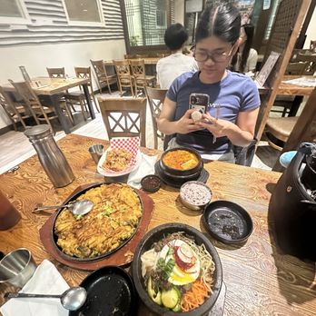 De Chou - Seafood Pancake, K Fried Chicken, Beef Bibimbap, Kimchi Jjigae - Korean Near Me - Scarborough, Ontario De Chou - Seafood Pancake, K Fried Chicken, Beef Bibimbap, Kimchi Jjigae - Korean Near Me - Scarborough, Ontario